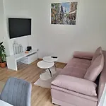 3m Apartment Split